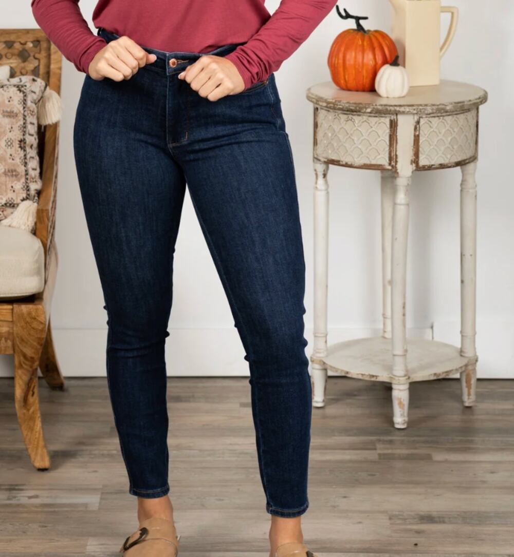 JUDY BLUE Jeans Size 13 / 31 Dark Wash Skinny Fit Stretchy